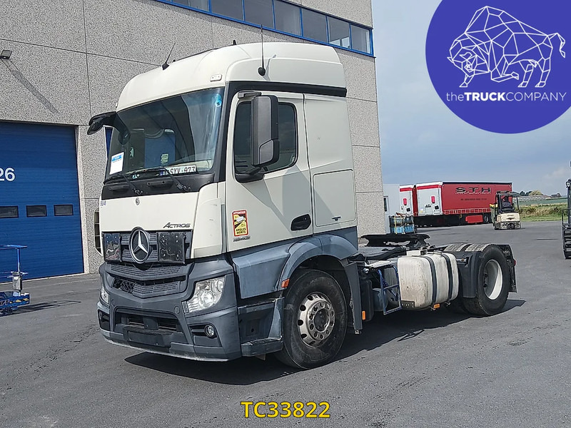 Mercedes-Benz Actros 1843 - Nyergesvontató: 2 kép. Mercedes-Benz Actros 1843 - Nyergesvontató: 2 kép.