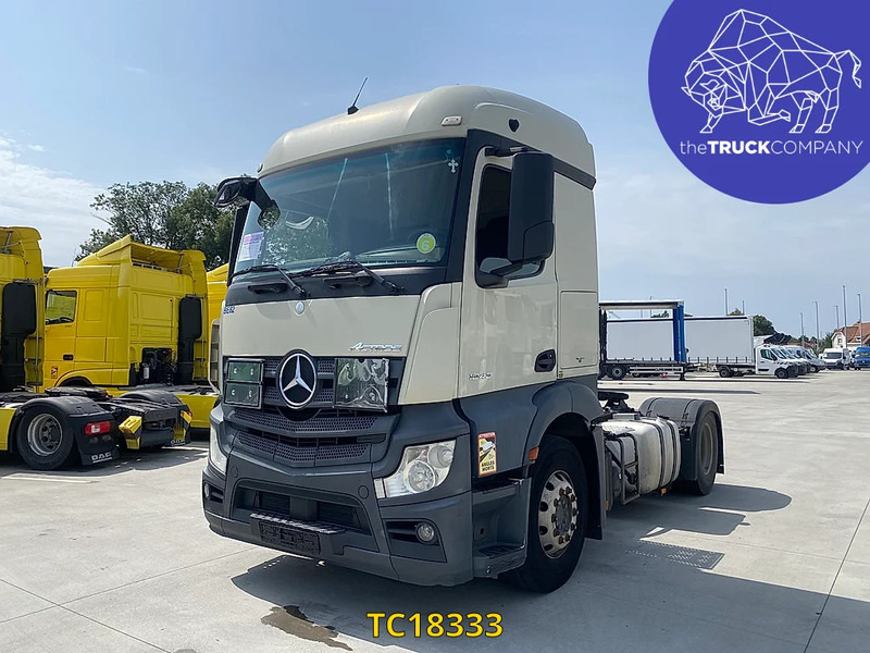 Mercedes-Benz Actros 1843 - Nyergesvontató: 1 kép. Mercedes-Benz Actros 1843 - Nyergesvontató: 1 kép.