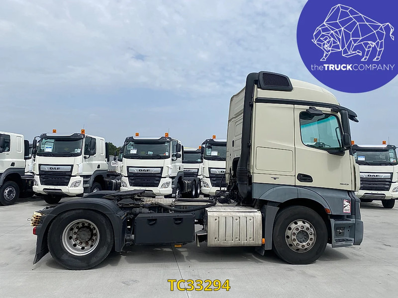 Mercedes-Benz Actros 1843 - Nyergesvontató: 2 kép. Mercedes-Benz Actros 1843 - Nyergesvontató: 2 kép.
