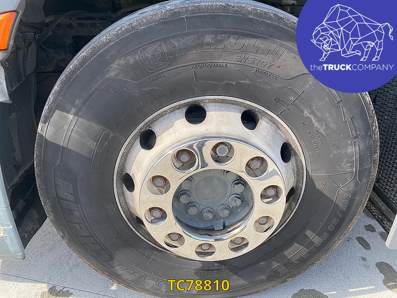 Mercedes-Benz Actros 1843 - Nyergesvontató: 3 kép. Mercedes-Benz Actros 1843 - Nyergesvontató: 3 kép.