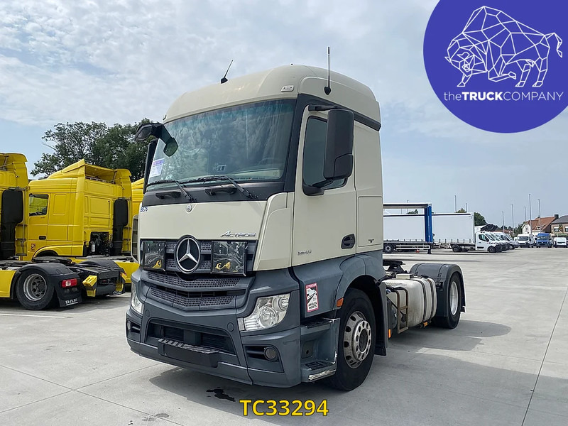 Mercedes-Benz Actros 1843 - Nyergesvontató: 1 kép. Mercedes-Benz Actros 1843 - Nyergesvontató: 1 kép.