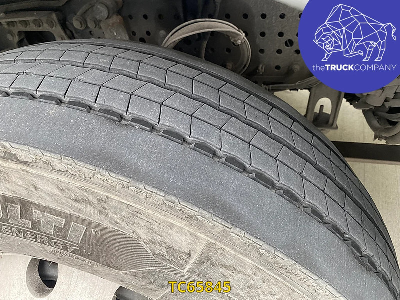 Mercedes-Benz Actros 1843 - Nyergesvontató: 4 kép. Mercedes-Benz Actros 1843 - Nyergesvontató: 4 kép.