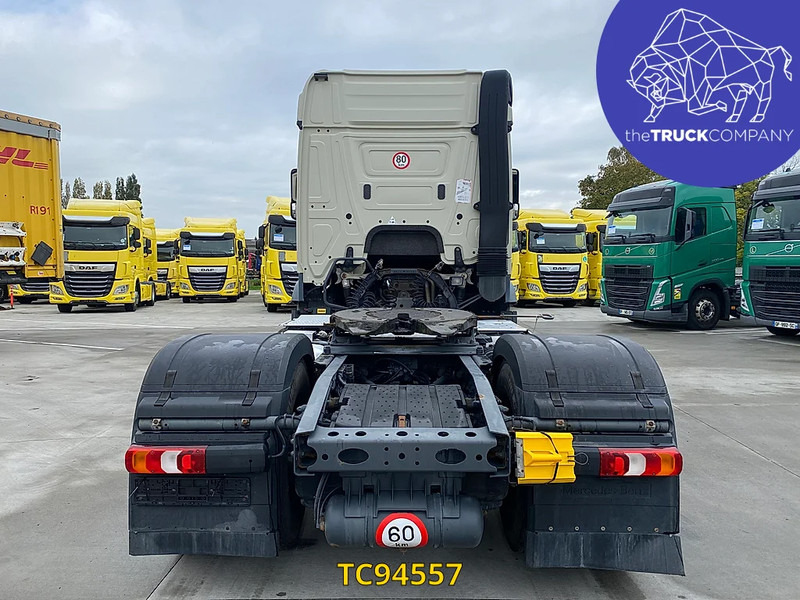 Mercedes-Benz Actros 1843 - Nyergesvontató: 4 kép. Mercedes-Benz Actros 1843 - Nyergesvontató: 4 kép.