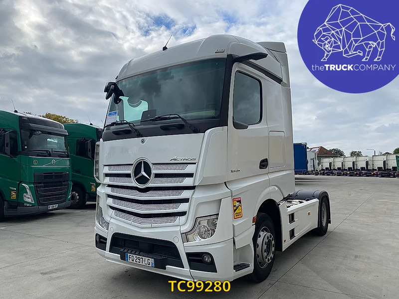 Mercedes-Benz Actros 1845 - Nyergesvontató: 1 kép. Mercedes-Benz Actros 1845 - Nyergesvontató: 1 kép.