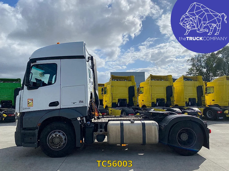 Mercedes-Benz Actros 1943 - Nyergesvontató: 2 kép. Mercedes-Benz Actros 1943 - Nyergesvontató: 2 kép.