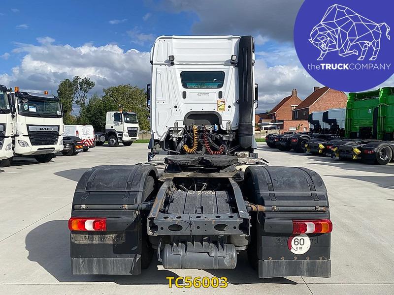 Mercedes-Benz Actros 1943 - Nyergesvontató: 4 kép. Mercedes-Benz Actros 1943 - Nyergesvontató: 4 kép.