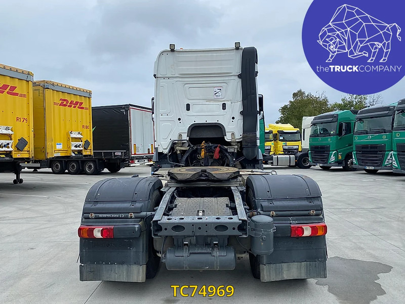 Mercedes-Benz Arocs 1943 - Nyergesvontató: 4 kép. Mercedes-Benz Arocs 1943 - Nyergesvontató: 4 kép.