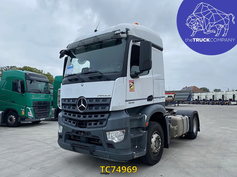 Mercedes-Benz Arocs 1943 - Nyergesvontató: 1 kép. Mercedes-Benz Arocs 1943 - Nyergesvontató: 1 kép.