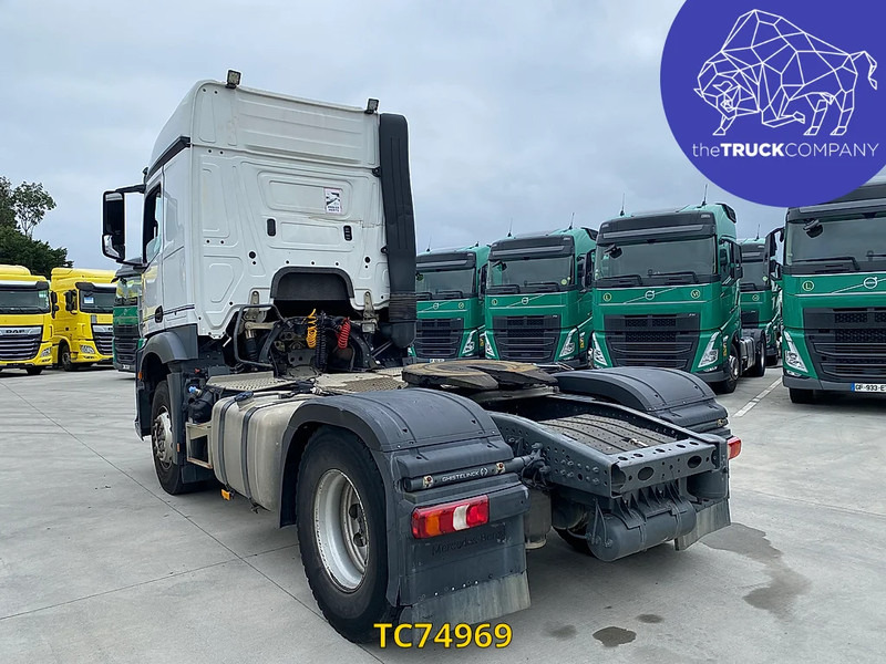 Mercedes-Benz Arocs 1943 - Nyergesvontató: 3 kép. Mercedes-Benz Arocs 1943 - Nyergesvontató: 3 kép.