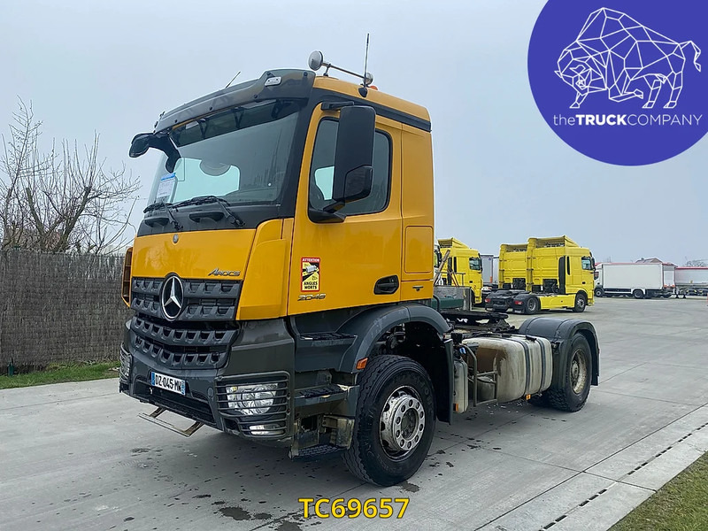 Mercedes-Benz Arocs 2048 - Nyergesvontató: 1 kép. Mercedes-Benz Arocs 2048 - Nyergesvontató: 1 kép.