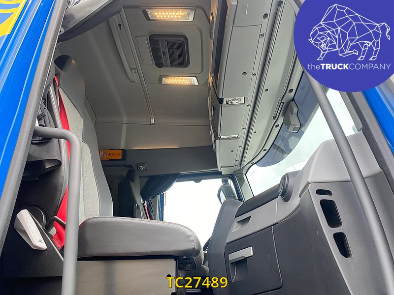 Renault T 440 - Nyergesvontató: 4 kép. Renault T 440 - Nyergesvontató: 4 kép.