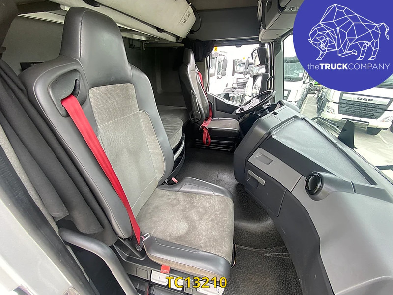 Renault T 460 - Nyergesvontató: 5 kép. Renault T 460 - Nyergesvontató: 5 kép.
