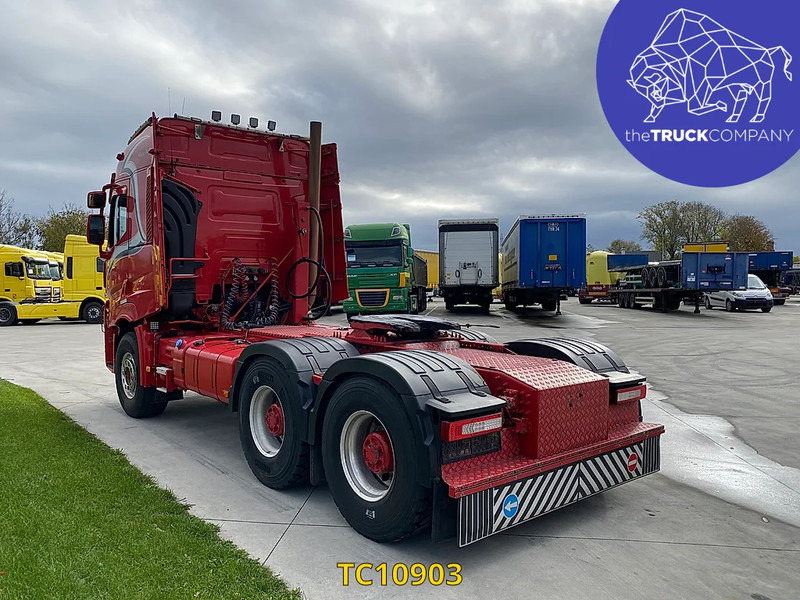 Nyergesvontató Renault T 480: 8 kép. Nyergesvontató Renault T 480: 8 kép.