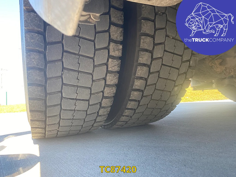 Renault T 480 - Nyergesvontató: 3 kép. Renault T 480 - Nyergesvontató: 3 kép.