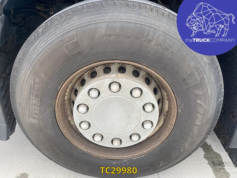 Renault T 520 - Nyergesvontató: 3 kép. Renault T 520 - Nyergesvontató: 3 kép.