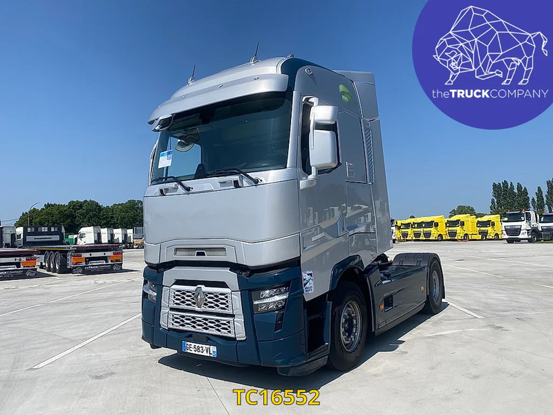 Renault T 520 - Nyergesvontató: 1 kép. Renault T 520 - Nyergesvontató: 1 kép.