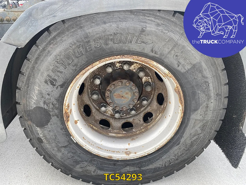 Volvo FH 460 - Nyergesvontató: 4 kép. Volvo FH 460 - Nyergesvontató: 4 kép.