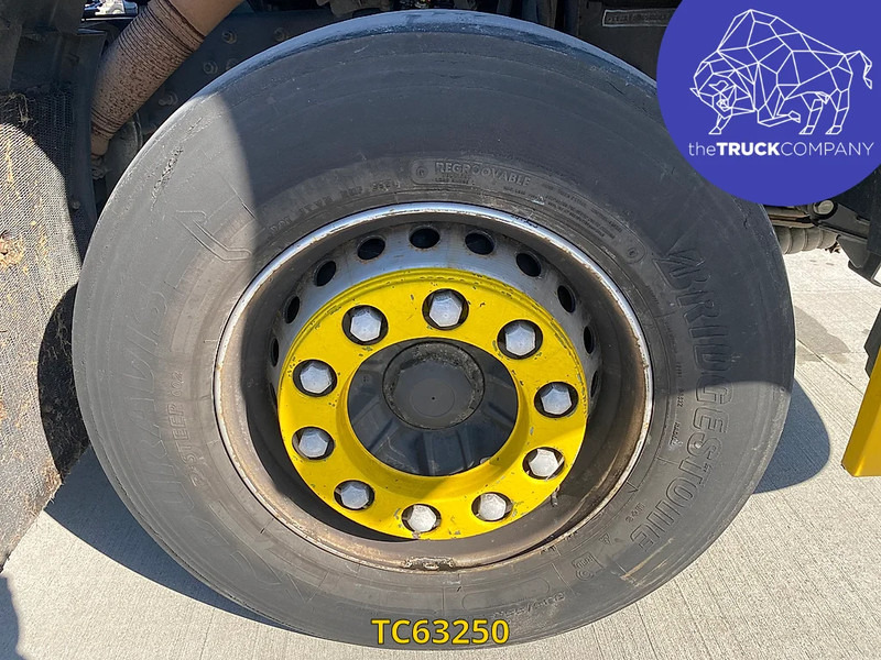 Volvo FH 500 - Nyergesvontató: 3 kép. Volvo FH 500 - Nyergesvontató: 3 kép.
