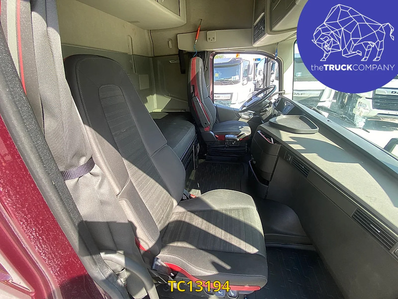 Volvo FH 500 - Nyergesvontató: 5 kép. Volvo FH 500 - Nyergesvontató: 5 kép.