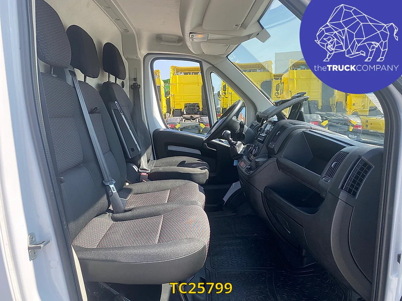 Opel Movano - Furgon: 5 kép. Opel Movano - Furgon: 5 kép.