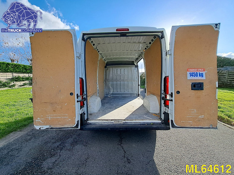 Furgon Peugeot Boxer 2.0 Euro 6: 11 kép. Furgon Peugeot Boxer 2.0 Euro 6: 11 kép.