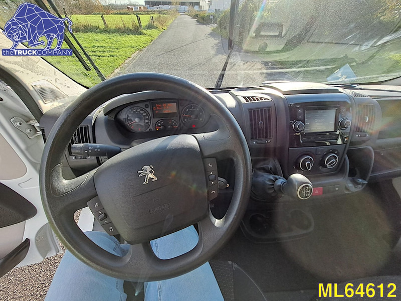 Furgon Peugeot Boxer 2.0 Euro 6: 9 kép. Furgon Peugeot Boxer 2.0 Euro 6: 9 kép.