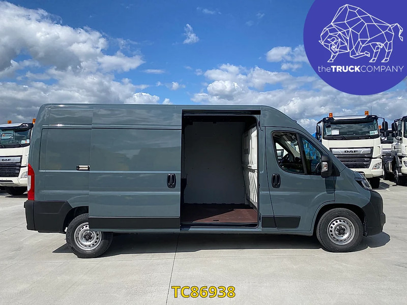 Peugeot Boxer - Furgon: 2 kép. Peugeot Boxer - Furgon: 2 kép.