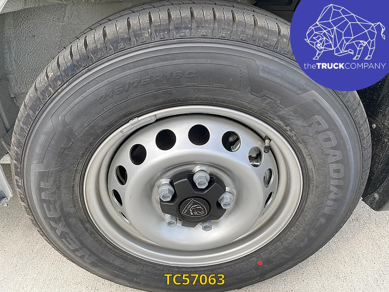 Peugeot Boxer - Furgon: 3 kép. Peugeot Boxer - Furgon: 3 kép.