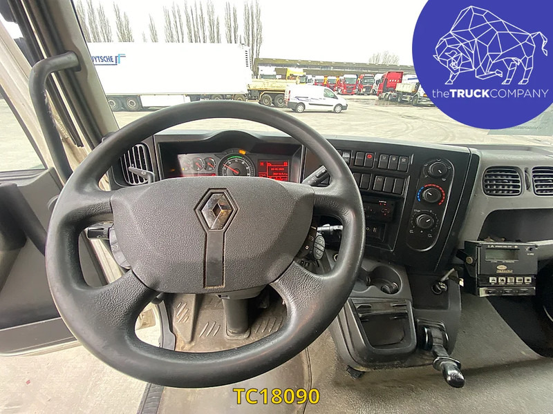 Renault D 240 - Hűtős teherautó: 3 kép. Renault D 240 - Hűtős teherautó: 3 kép.