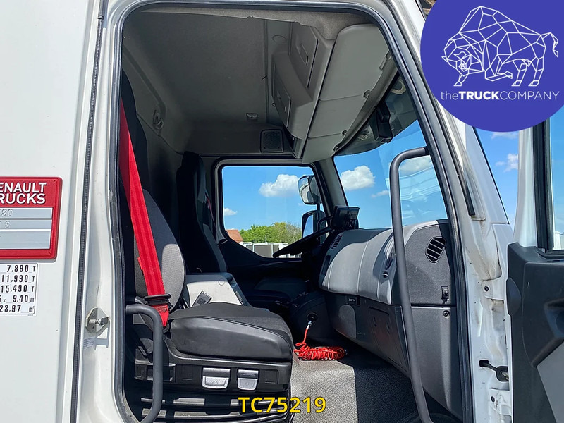 Renault D 280 - Dobozos felépítményű teherautó: 5 kép. Renault D 280 - Dobozos felépítményű teherautó: 5 kép.