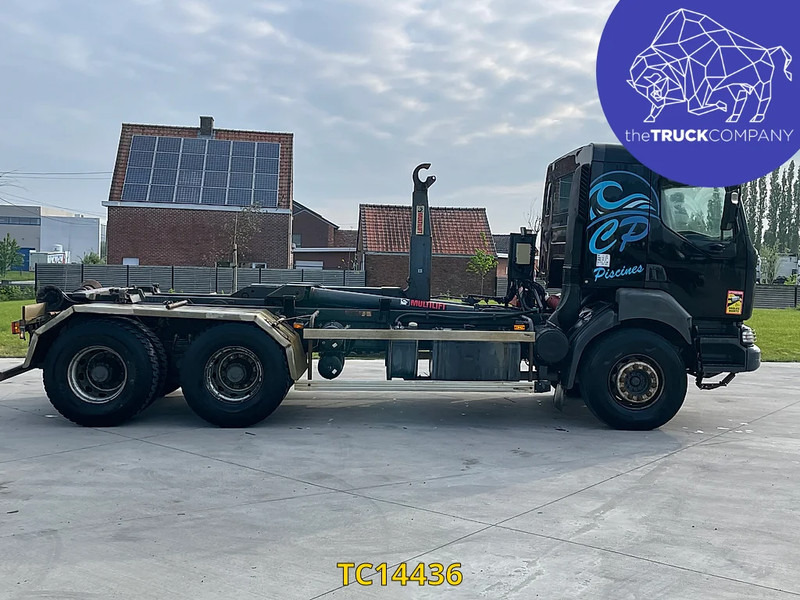 Renault Kerax 370 - Cserefelépítményes teherautó: 2 kép. Renault Kerax 370 - Cserefelépítményes teherautó: 2 kép.