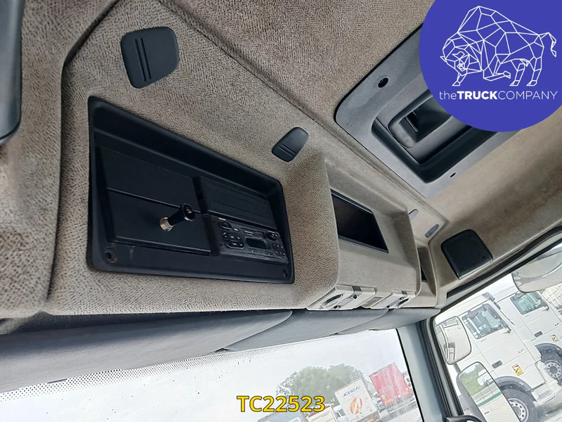 Billenőplatós teherautó Renault Premium 210: 18 kép.