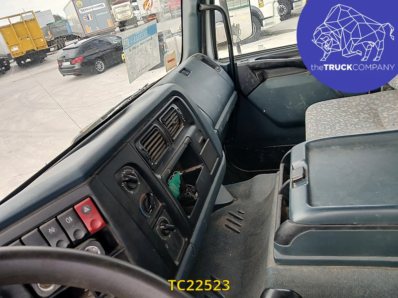 Billenőplatós teherautó Renault Premium 210: 19 kép.