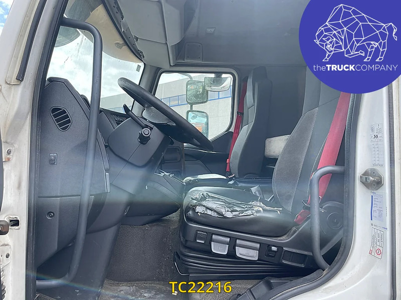 Renault Premium 280 - Dobozos felépítményű teherautó: 2 kép. Renault Premium 280 - Dobozos felépítményű teherautó: 2 kép.