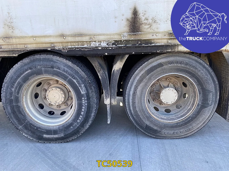 Renault Premium 385 - Dobozos felépítményű teherautó: 3 kép. Renault Premium 385 - Dobozos felépítményű teherautó: 3 kép.