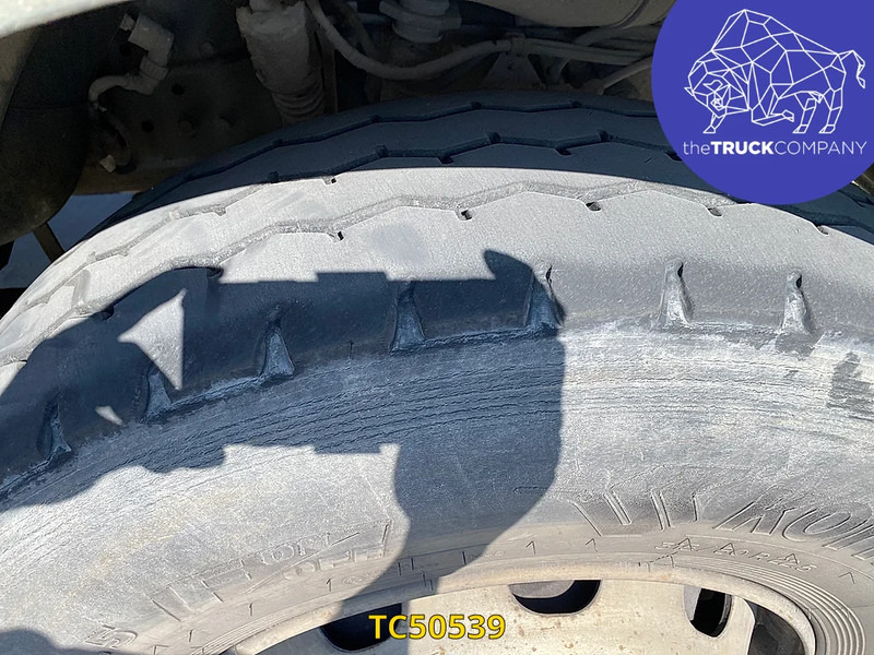 Renault Premium 385 - Dobozos felépítményű teherautó: 5 kép. Renault Premium 385 - Dobozos felépítményű teherautó: 5 kép.