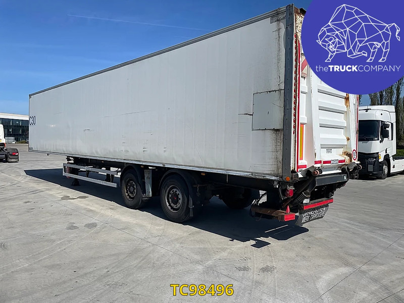 Renders - Félpótkocsi dobozos: 3 kép. Renders - Félpótkocsi dobozos: 3 kép.