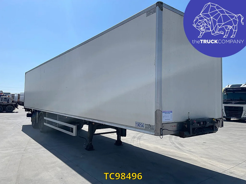 Renders - Félpótkocsi dobozos: 1 kép. Renders - Félpótkocsi dobozos: 1 kép.