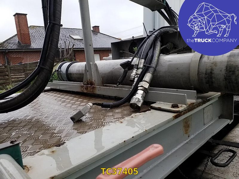 Renders - Betonkeverő félpótkocsi: 2 kép. Renders - Betonkeverő félpótkocsi: 2 kép.