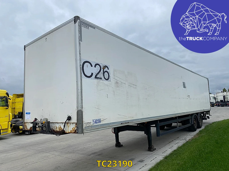 SYSTEM TRAILERS  - Félpótkocsi dobozos: 2 kép. SYSTEM TRAILERS  - Félpótkocsi dobozos: 2 kép.