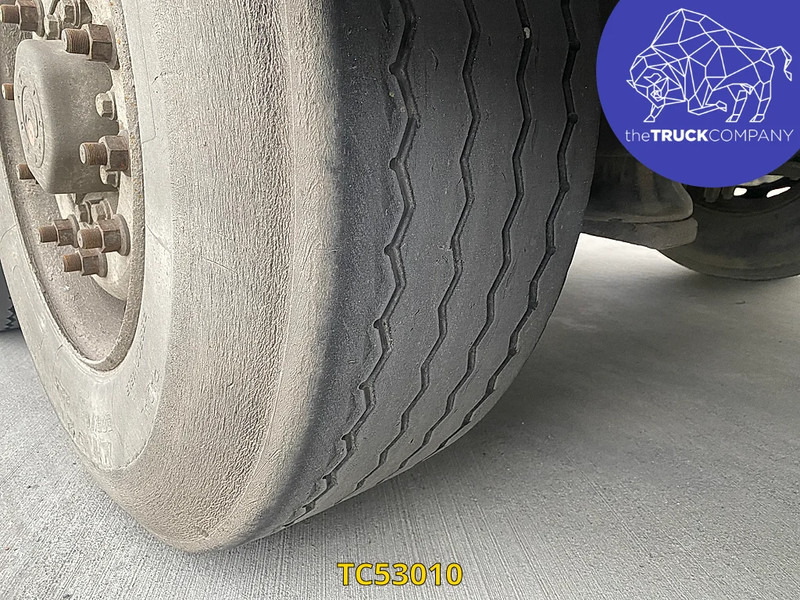 Samro - Ponyvás félpótkocsi: 4 kép. Samro - Ponyvás félpótkocsi: 4 kép.