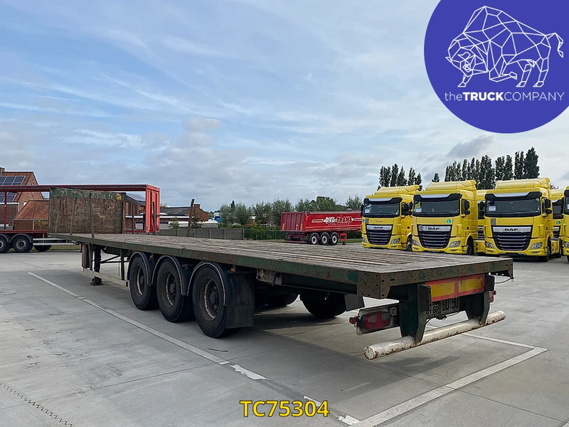 Trailor - Platós félpótkocsi: 3 kép. Trailor - Platós félpótkocsi: 3 kép.