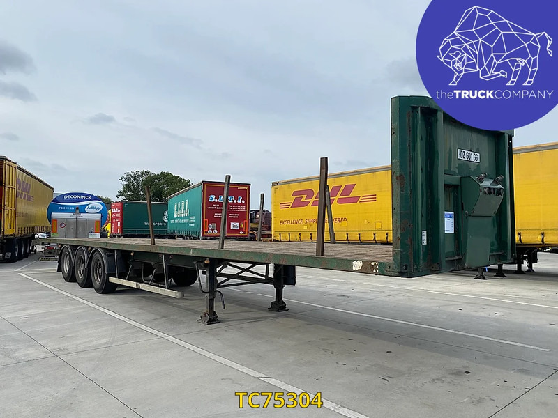 Trailor - Platós félpótkocsi: 1 kép. Trailor - Platós félpótkocsi: 1 kép.