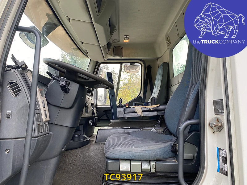 Volvo FE 320 - Szemetesautó: 2 kép. Volvo FE 320 - Szemetesautó: 2 kép.