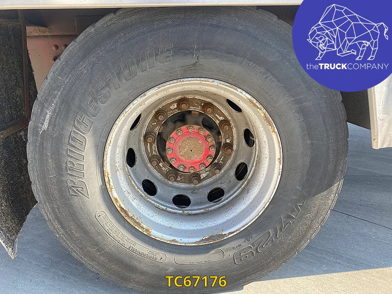 Volvo FM 330 - Hűtős teherautó: 4 kép. Volvo FM 330 - Hűtős teherautó: 4 kép.