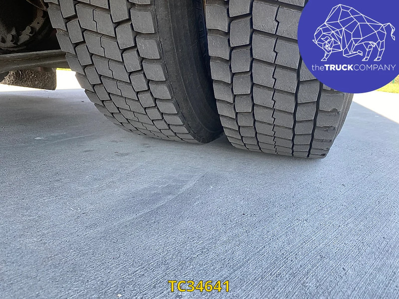 Volvo FM 330 - Hűtős teherautó: 4 kép. Volvo FM 330 - Hűtős teherautó: 4 kép.