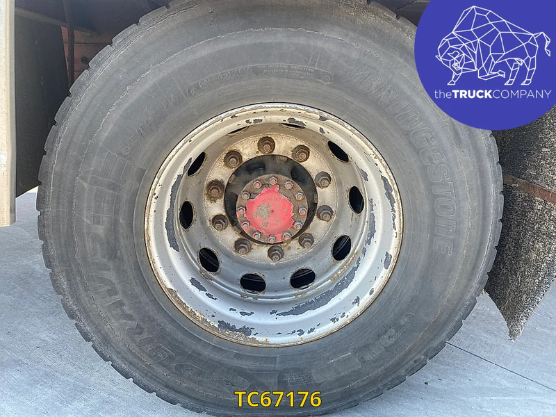 Volvo FM 330 - Hűtős teherautó: 5 kép. Volvo FM 330 - Hűtős teherautó: 5 kép.