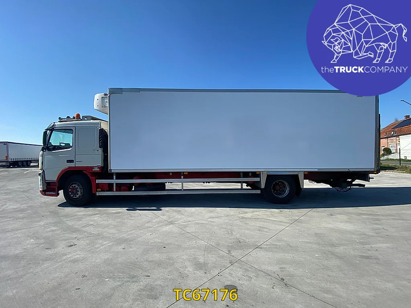 Volvo FM 330 - Hűtős teherautó: 1 kép. Volvo FM 330 - Hűtős teherautó: 1 kép.