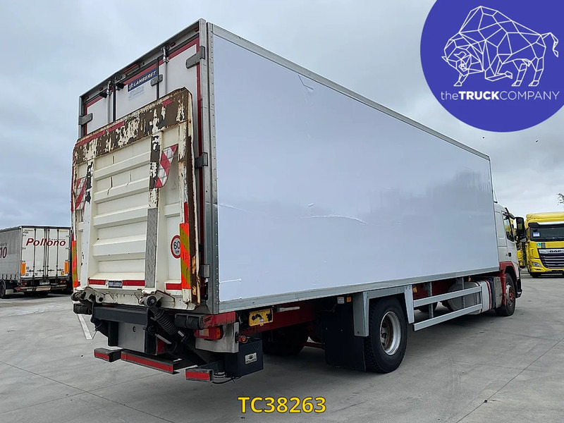 Volvo FM 330 - Hűtős teherautó: 4 kép. Volvo FM 330 - Hűtős teherautó: 4 kép.