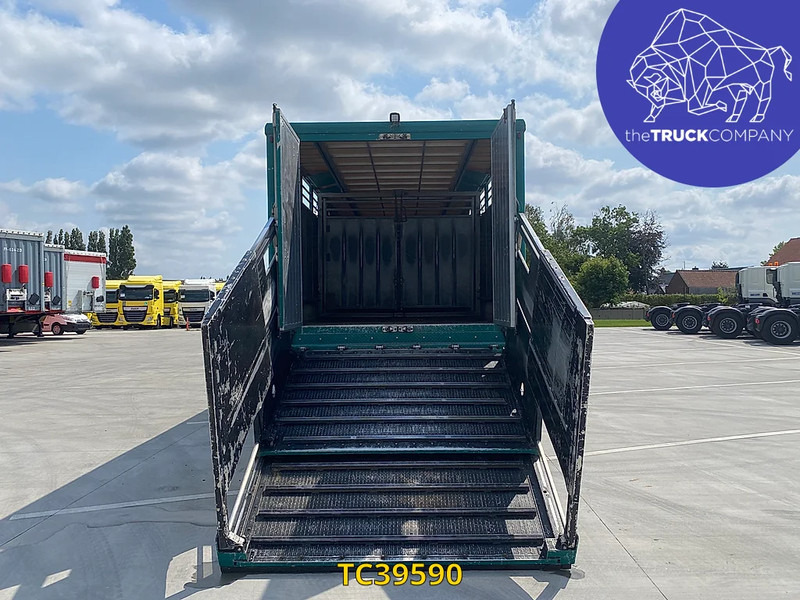 Volvo FM 410 - Állatszállító teherautó: 2 kép. Volvo FM 410 - Állatszállító teherautó: 2 kép.